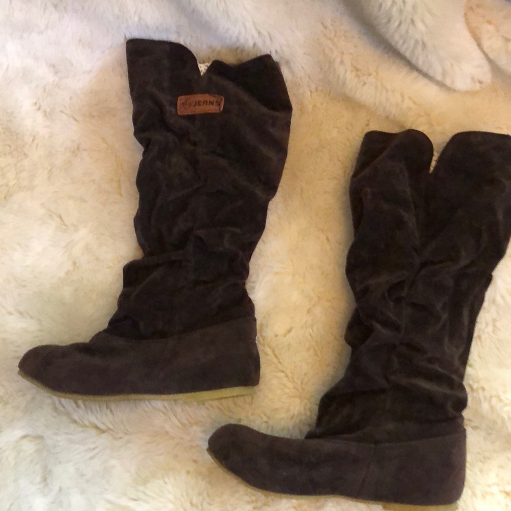 Brown Flat Boots with lace trim
